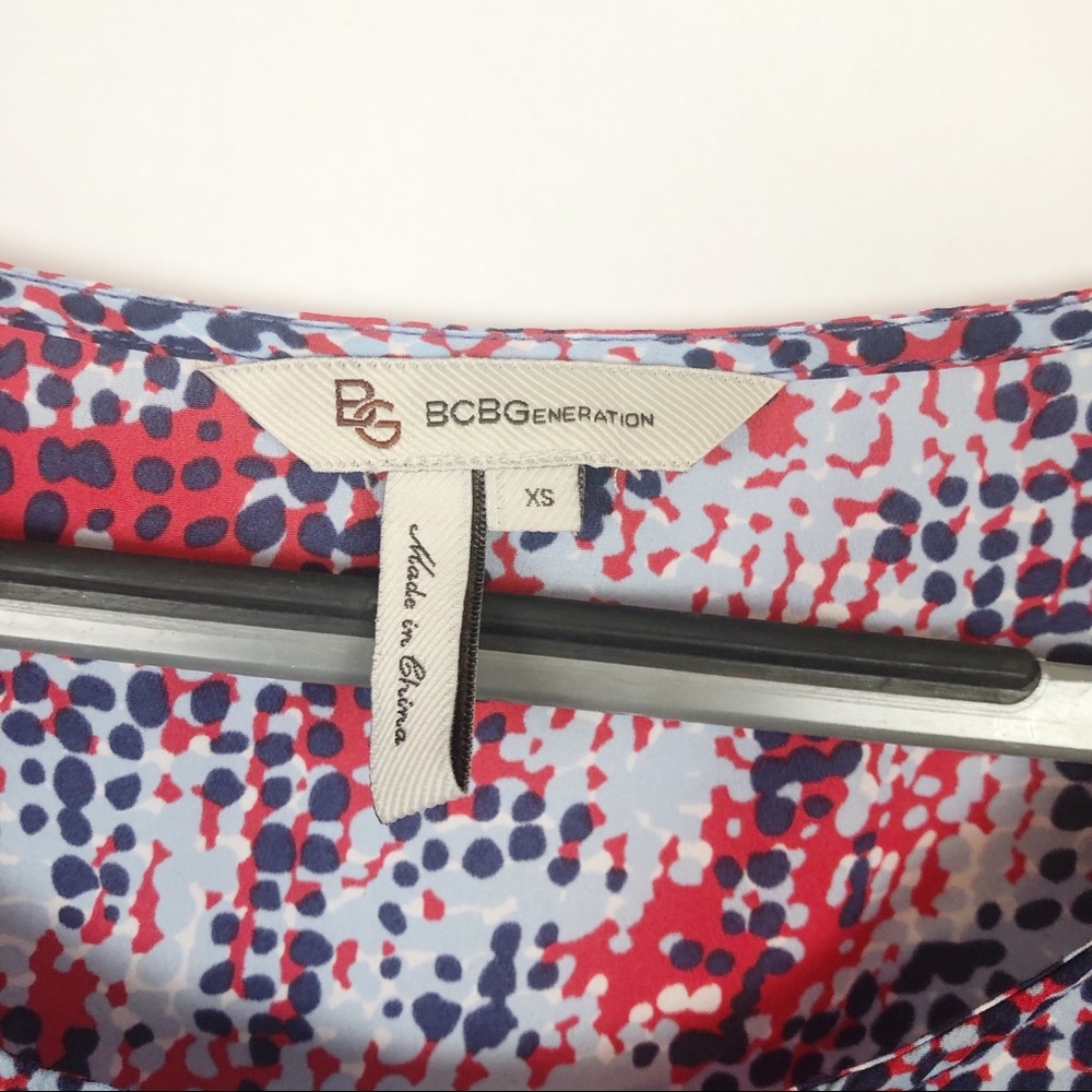 BCBGeneration splatter top blouse red and blue - Picture 2 of 5